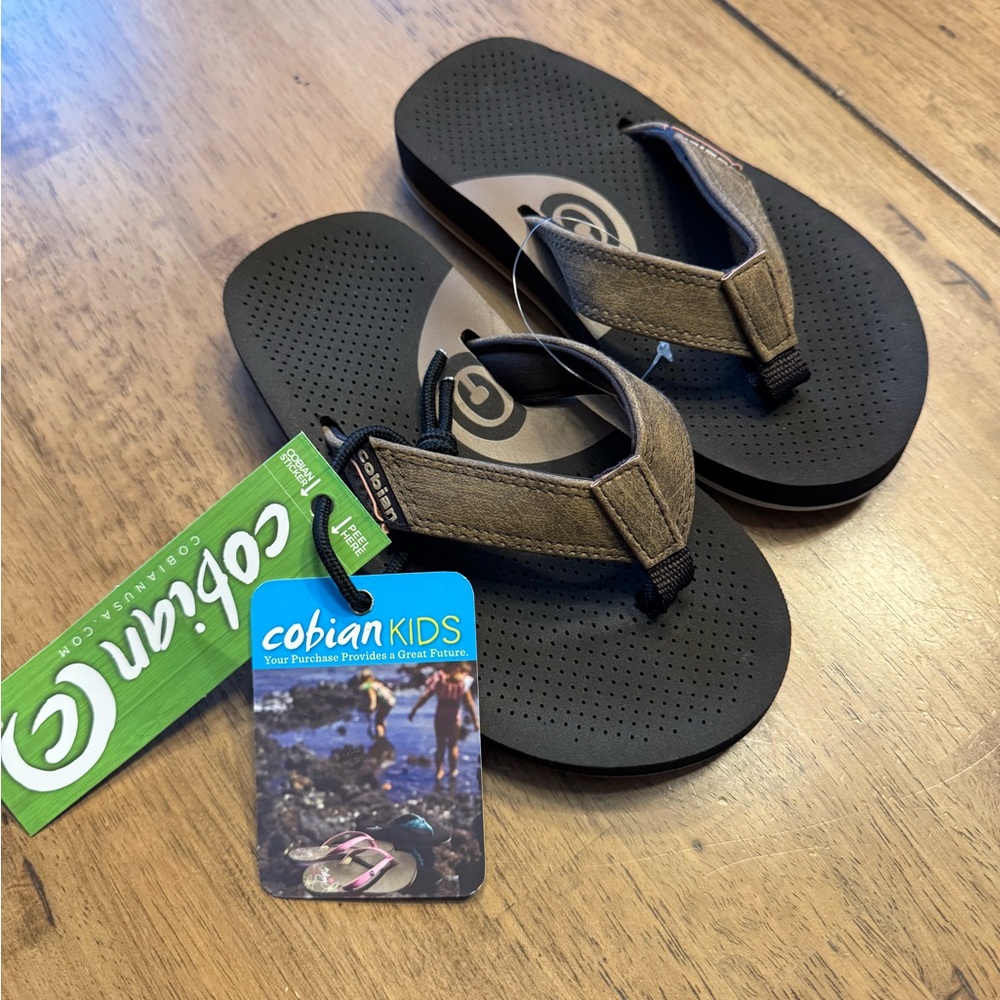 Cobian Boys Flip Flop Sandals ARV Jr Mocha 13/1 New with tags